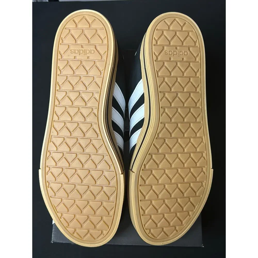 adidas Daily 4.0 Black Gum / $70 Retail!! / Size 7.5M (8.5W)  / Brand New!!